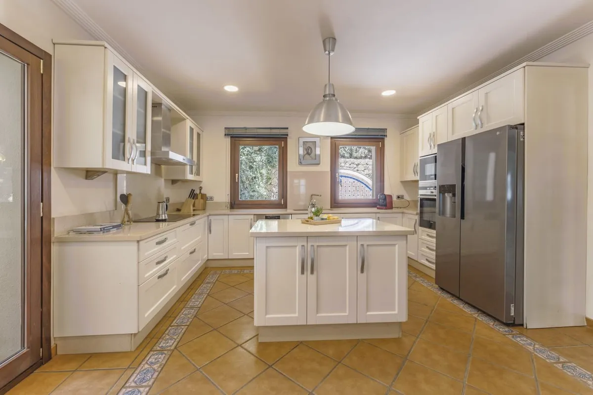 fd367826-39f2-4adc-869b-6c624f67d815