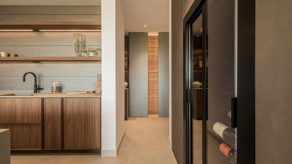 aa526d30-9d7b-428f-8333-ef6757de3fcb