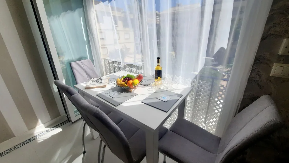 80101544-f472-4f4a-835b-dc7cae6e9204