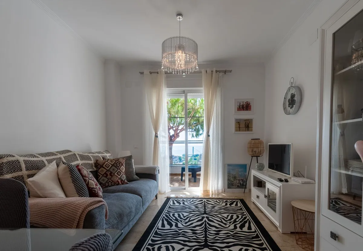 6a0ae5aa-270f-49a9-8947-9ea452839979