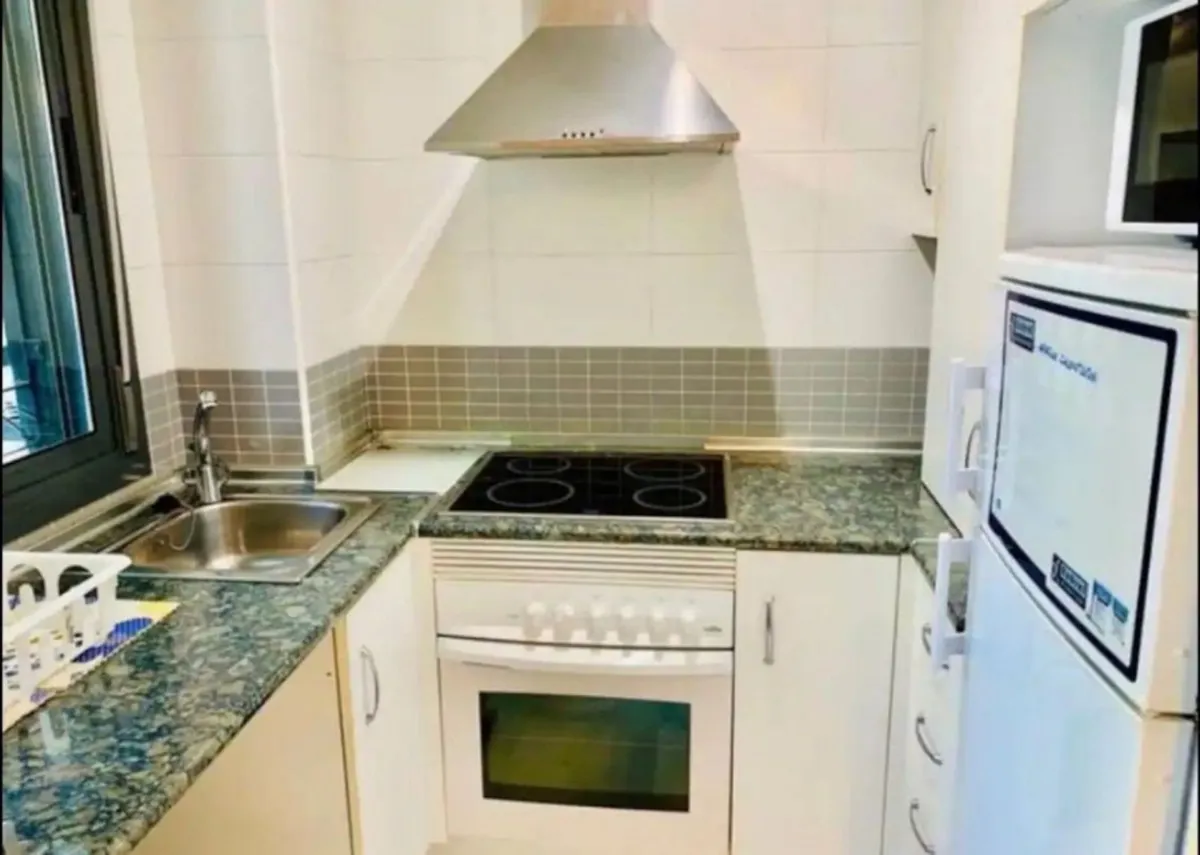 300d52a4-79b4-405e-80e7-f5710552e251