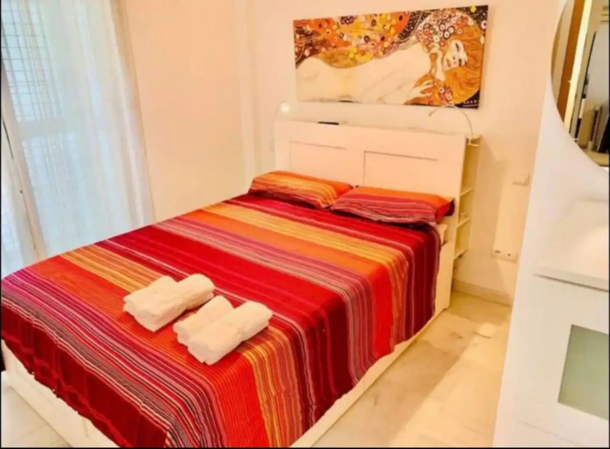 9e437253-5044-4b0e-80b0-79e8d2e4c88f