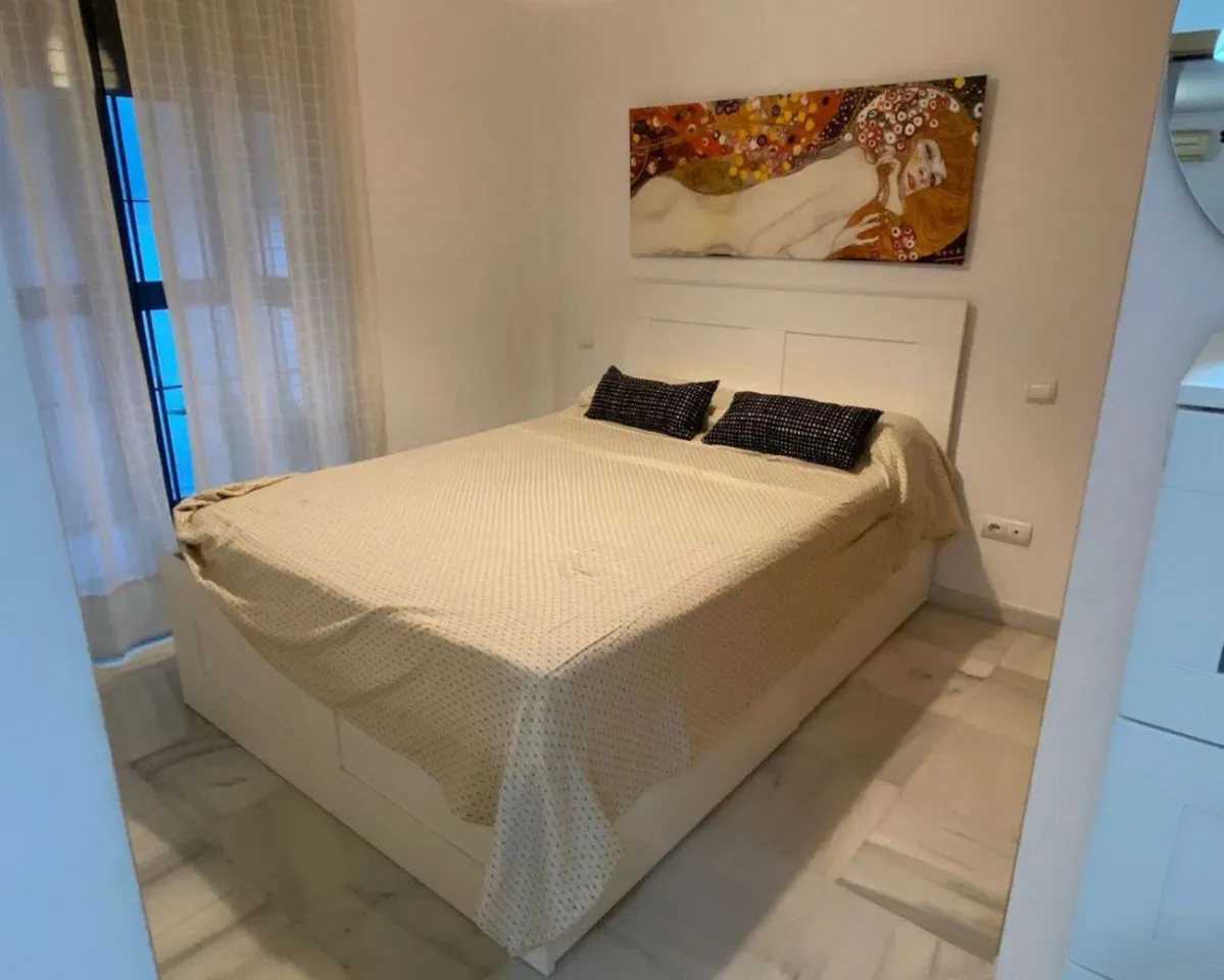 a02a091b-2c52-4700-ab28-d86d2a944980