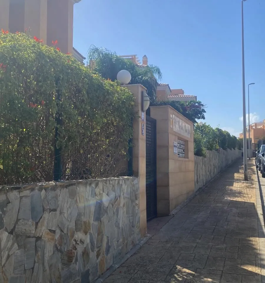 285a952f-c9a0-4dfa-bcdb-f5199aeb570c