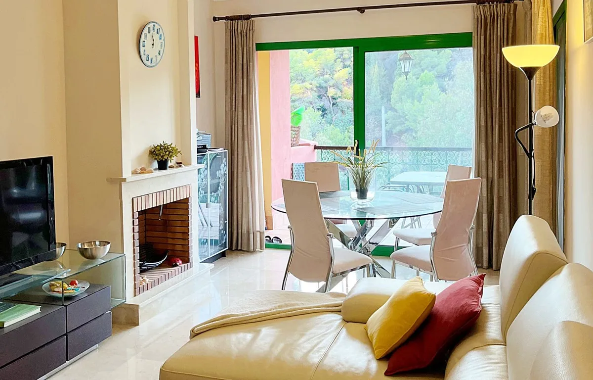 dc5583ca-c19f-47b5-9f5e-a33bf14eb16f