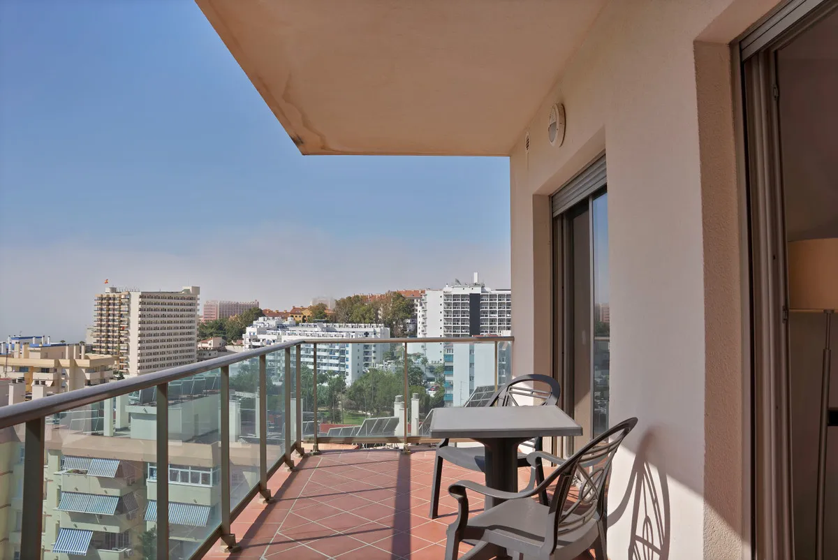 0310295b-48ad-4f6c-8845-c1144b857e77