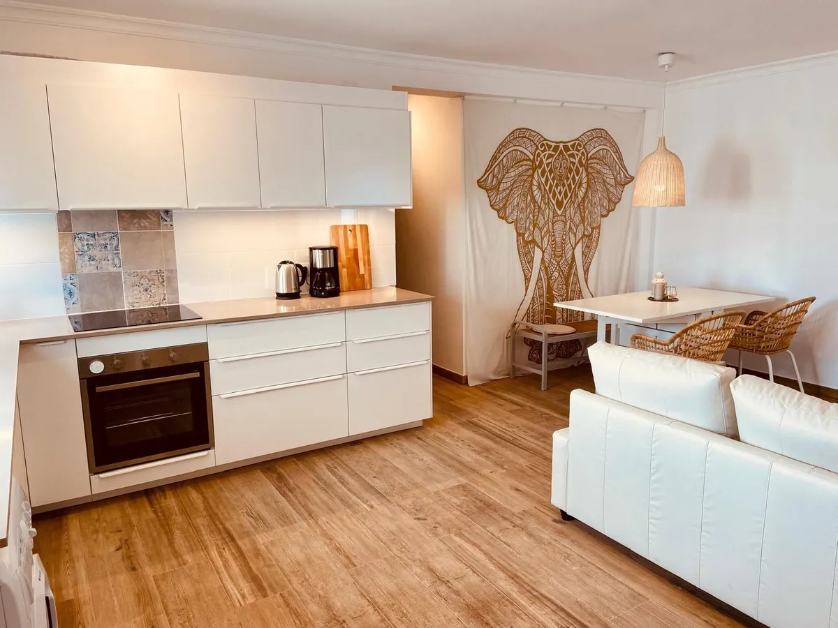 c51a9373-d967-467a-8a23-4cc129e5e97b