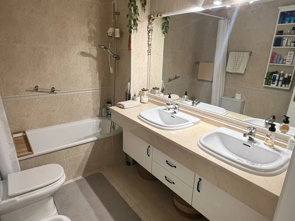 fb9dd0ed-a158-450a-b5fc-8bfec8256016