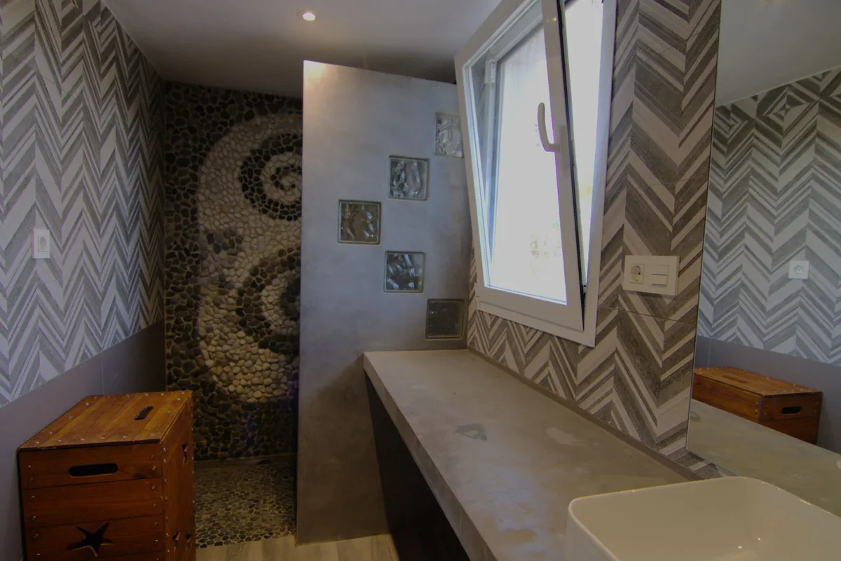 43e6d125-a17d-4d27-a8a1-b459e20c2fce