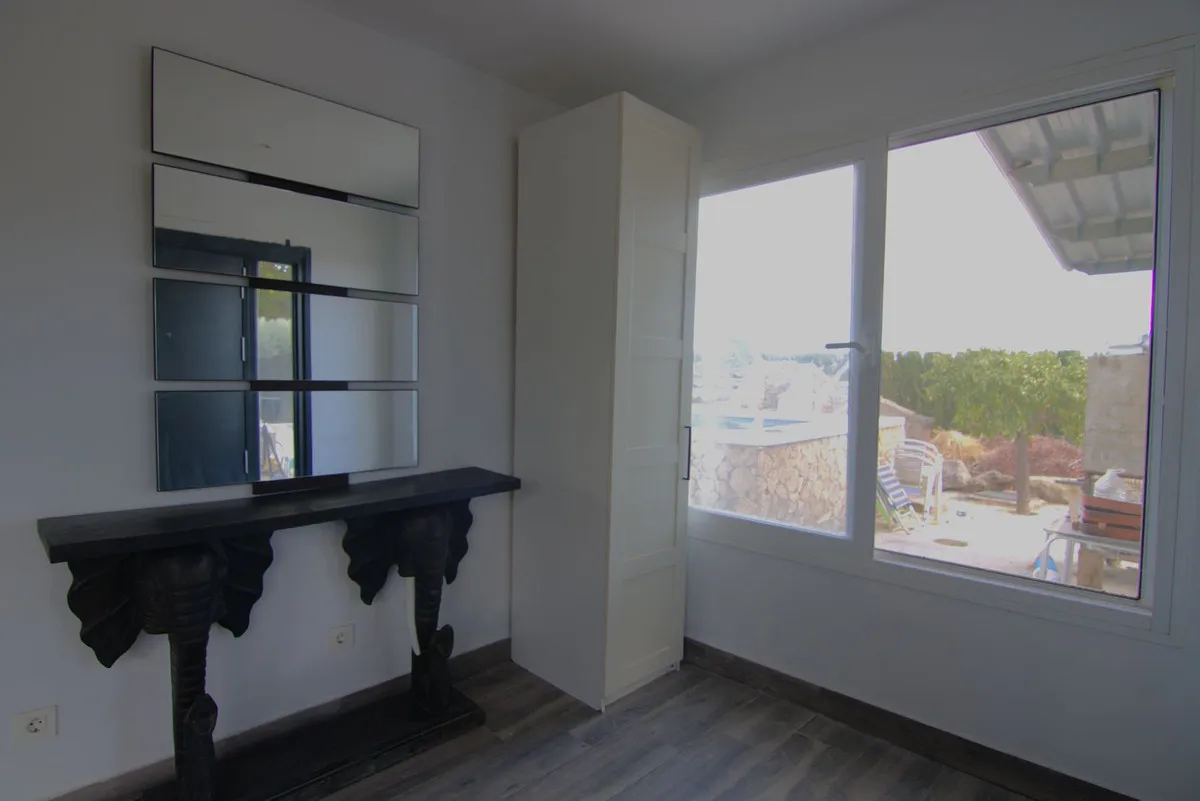 887e933a-16f9-46d7-9c80-678ef00442e0