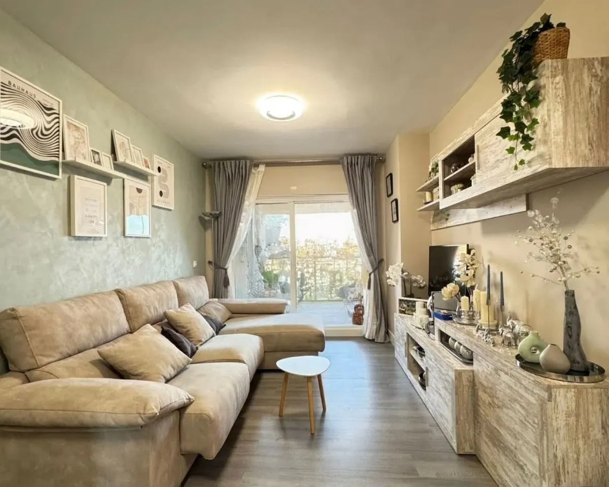 e080e963-ff0d-4cb0-b587-8290b324a76b