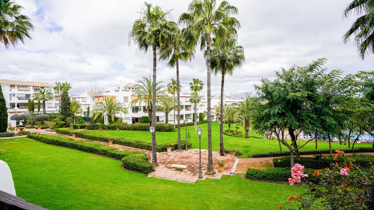 a7dd0306-cc63-405e-8403-75efd501781b