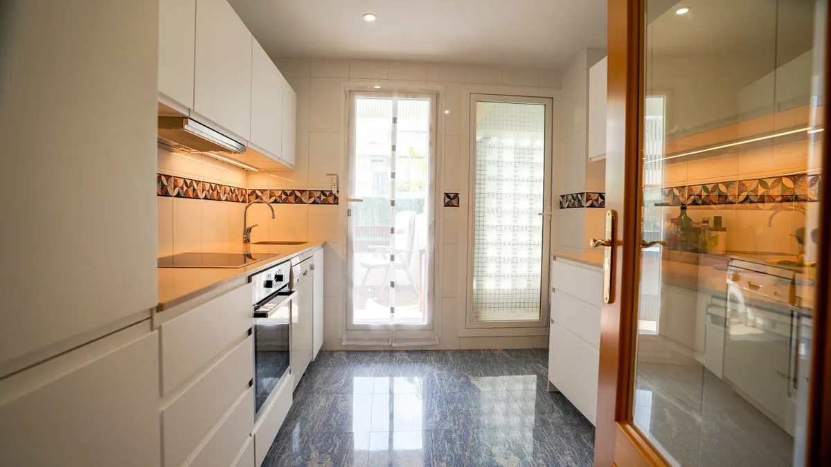 acf548a4-e536-4ce3-9260-cd0c00cf0662