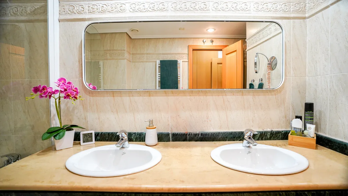 e8ec5ce1-5c4b-421d-9860-615557bcbe9a