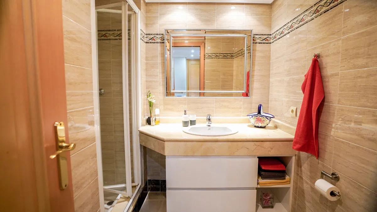 f6e33fe9-6978-47e8-a8ac-758703da2609