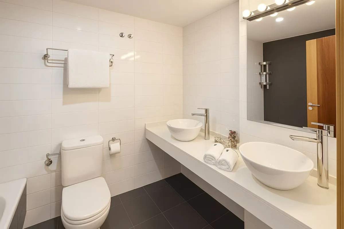 e187d8be-e1ad-48ec-9977-9172611c7830