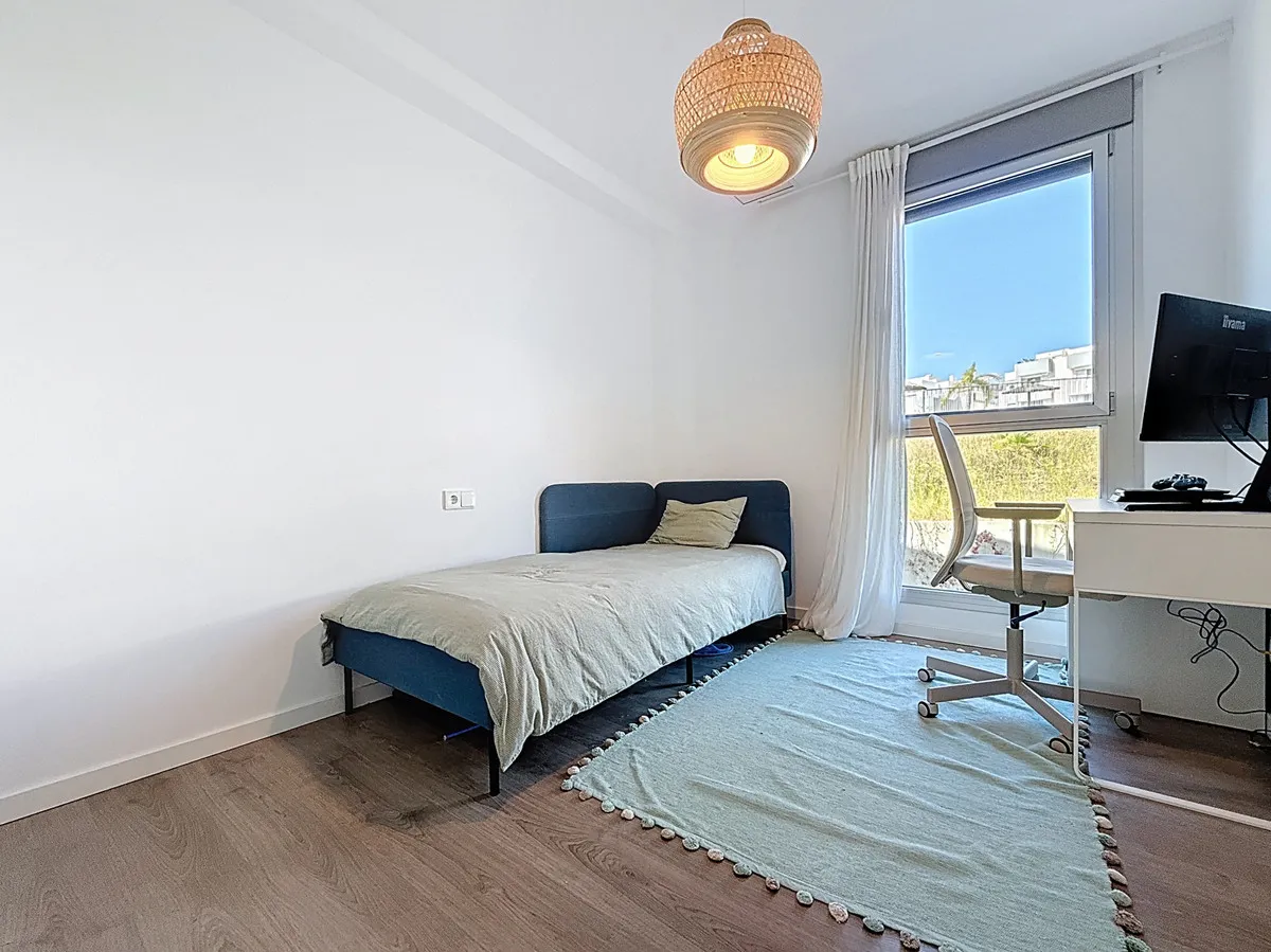 e350956d-c1b9-4fec-b4c5-a8d9f22bdfa9