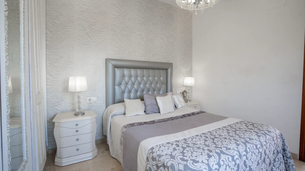 0f7196ae-8d13-4476-8551-e845bf1dc953