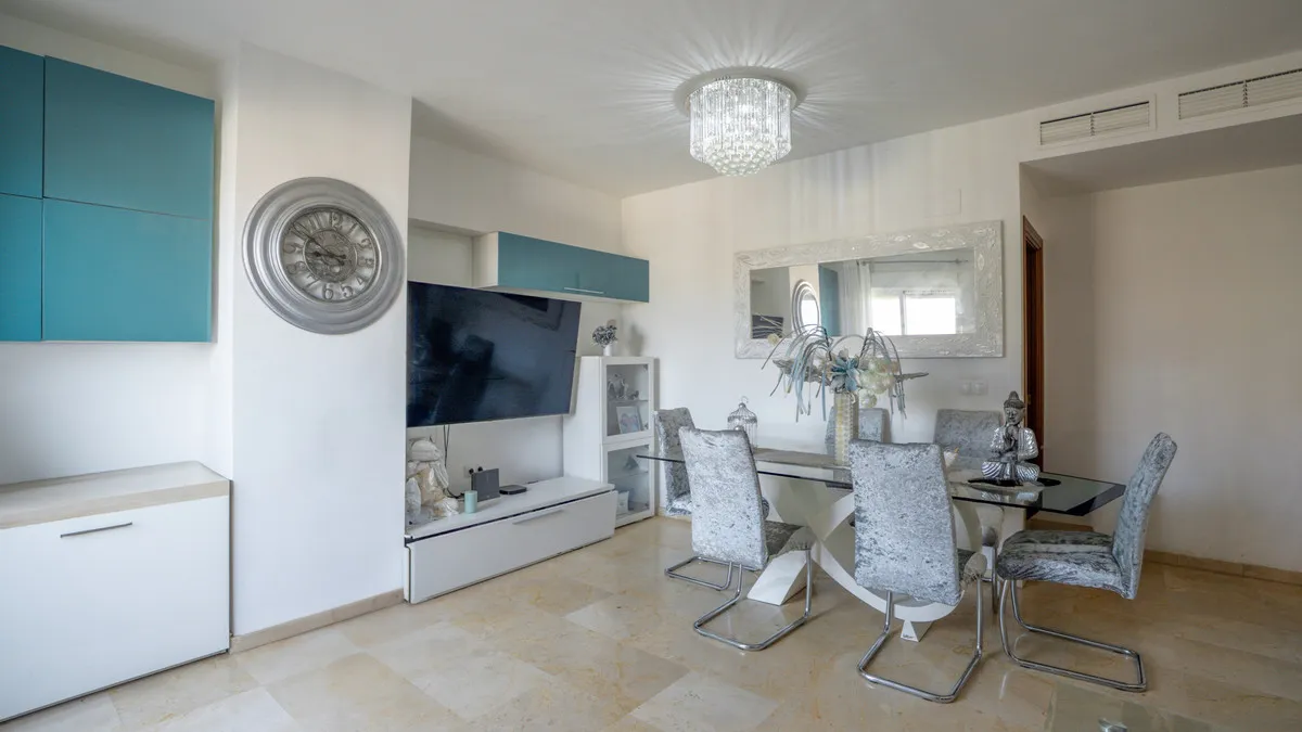 6dd30ad2-cf83-4013-a2db-5f6b33a25426