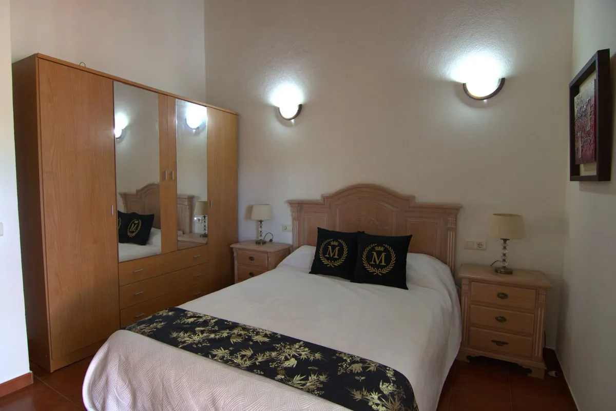 04c3d7a6-e930-474a-8ac7-635e7d81075c