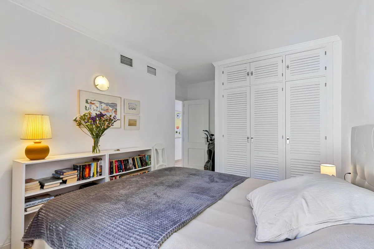 22039b10-fb40-45bf-b2ec-6c8e624c669f