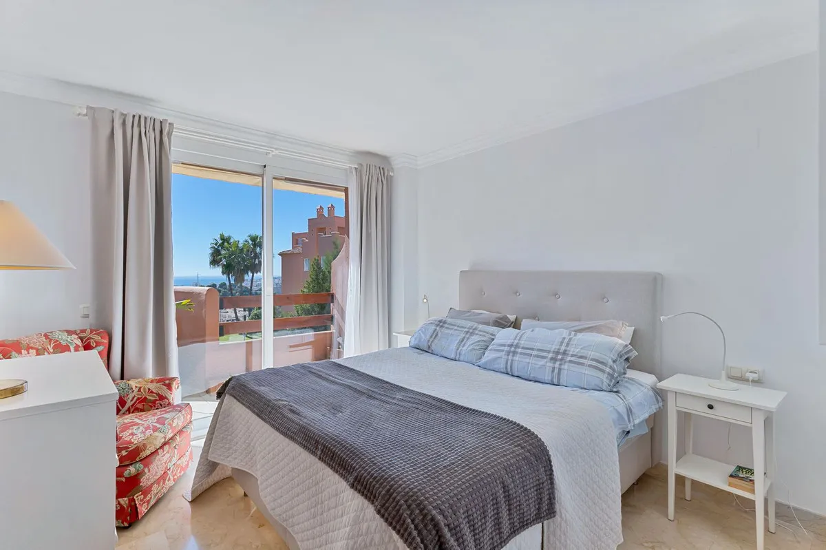 65c35f79-779c-4b0c-8697-019d1eb945f4