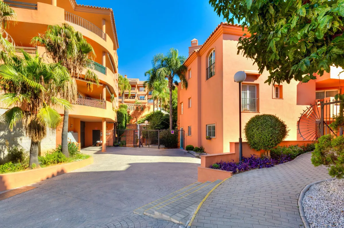 a416b01b-d9b5-48d3-9b5b-4938adb5d6a2