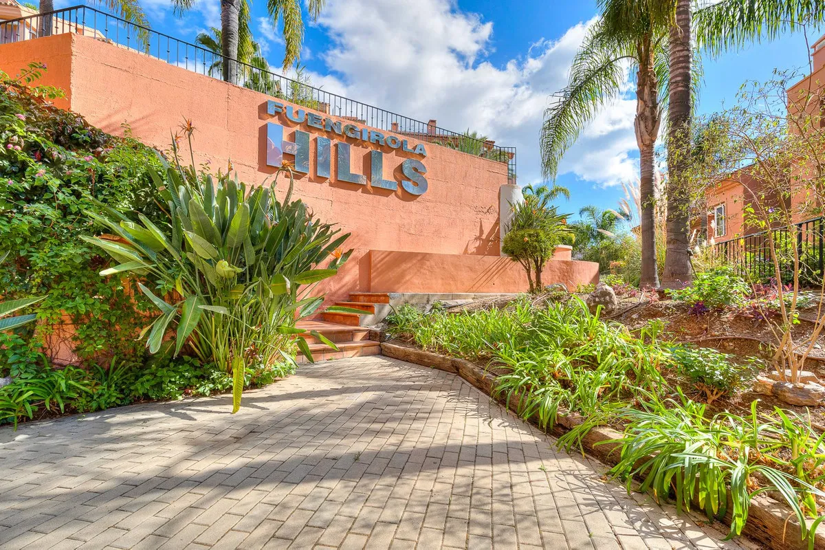 c4a84305-dd94-4c6e-a897-442e9a22cbdc