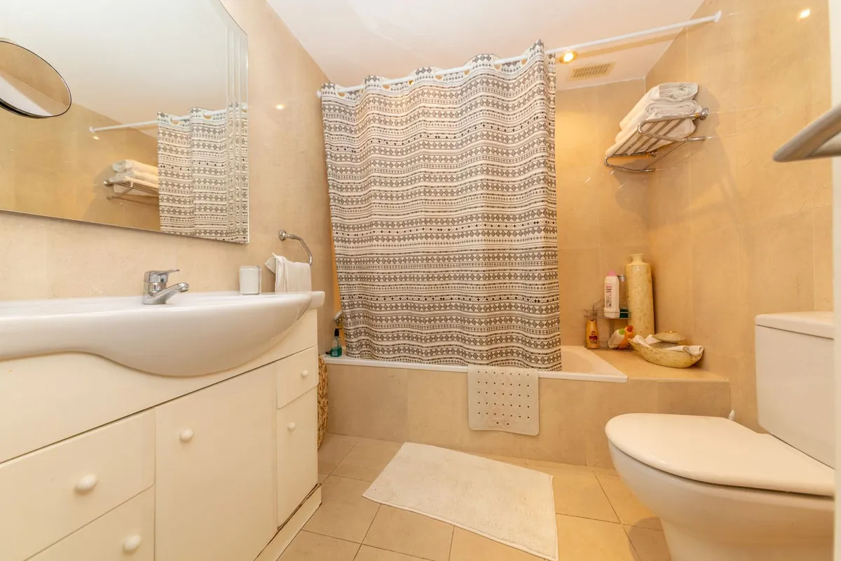 194f1b00-6fba-4c6d-b22e-42562213bb7b