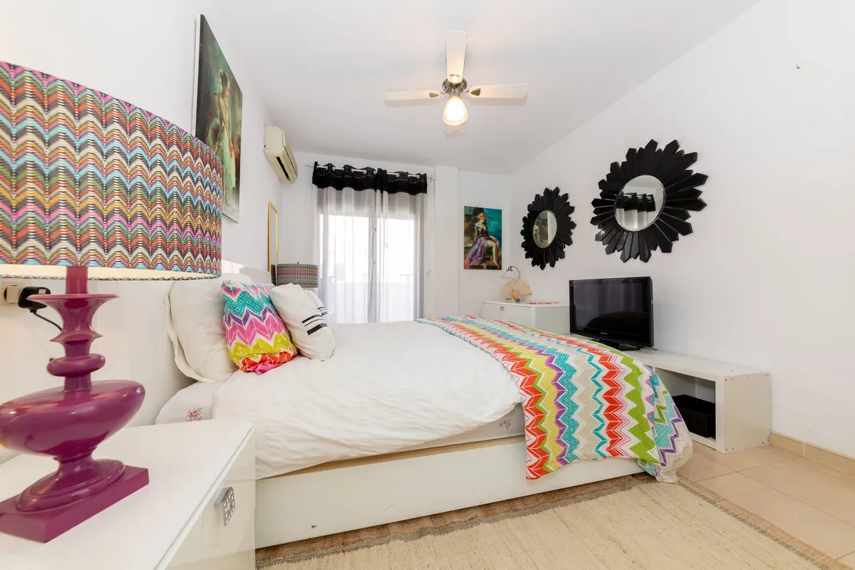 e09e27fd-5a0f-41e3-b513-579c208598de