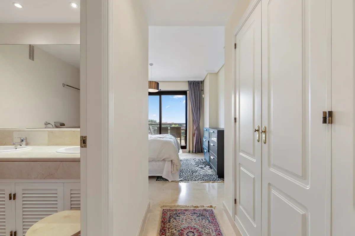 10282ed0-63c4-4fbb-bb9d-cec18b5455fa