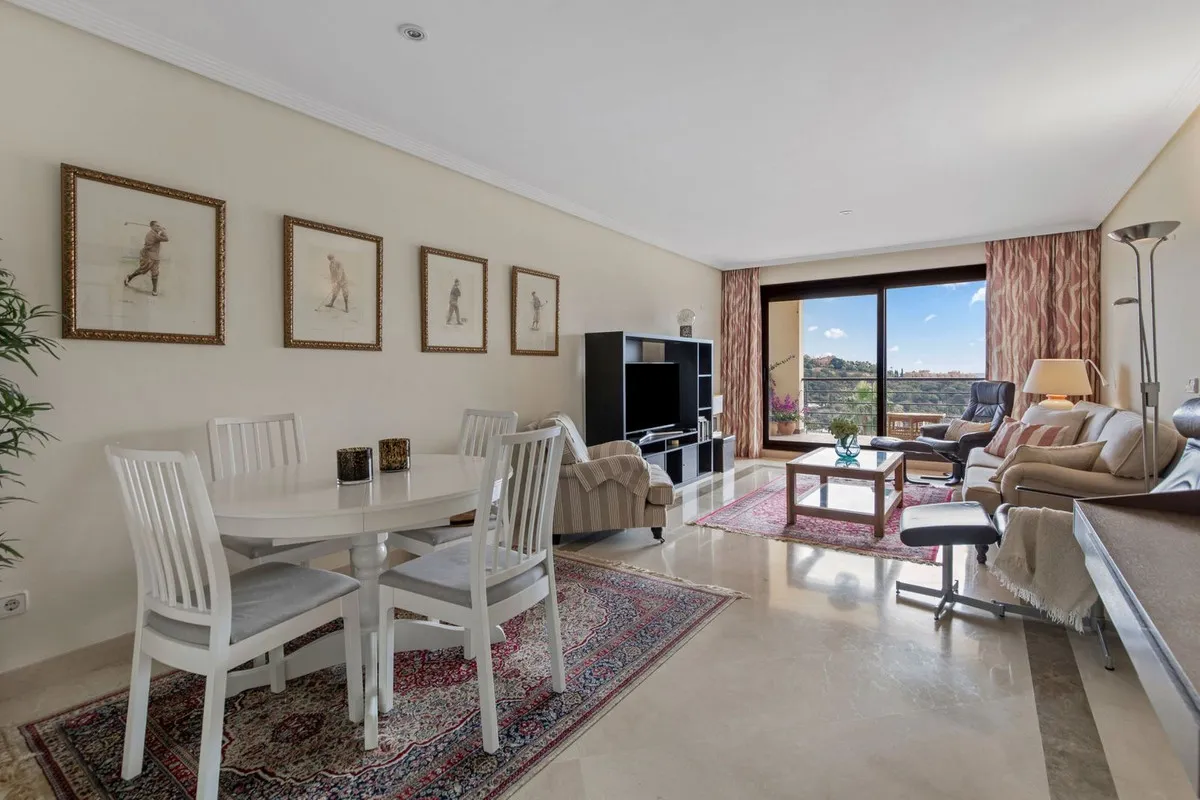 e2824e5b-edf8-4f47-a797-3764f557ef19