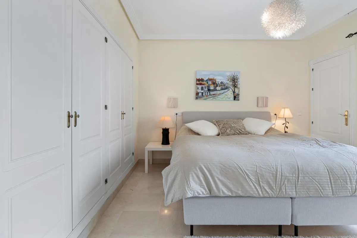 e97ca6c8-1087-4650-ba1a-87dbb7936653