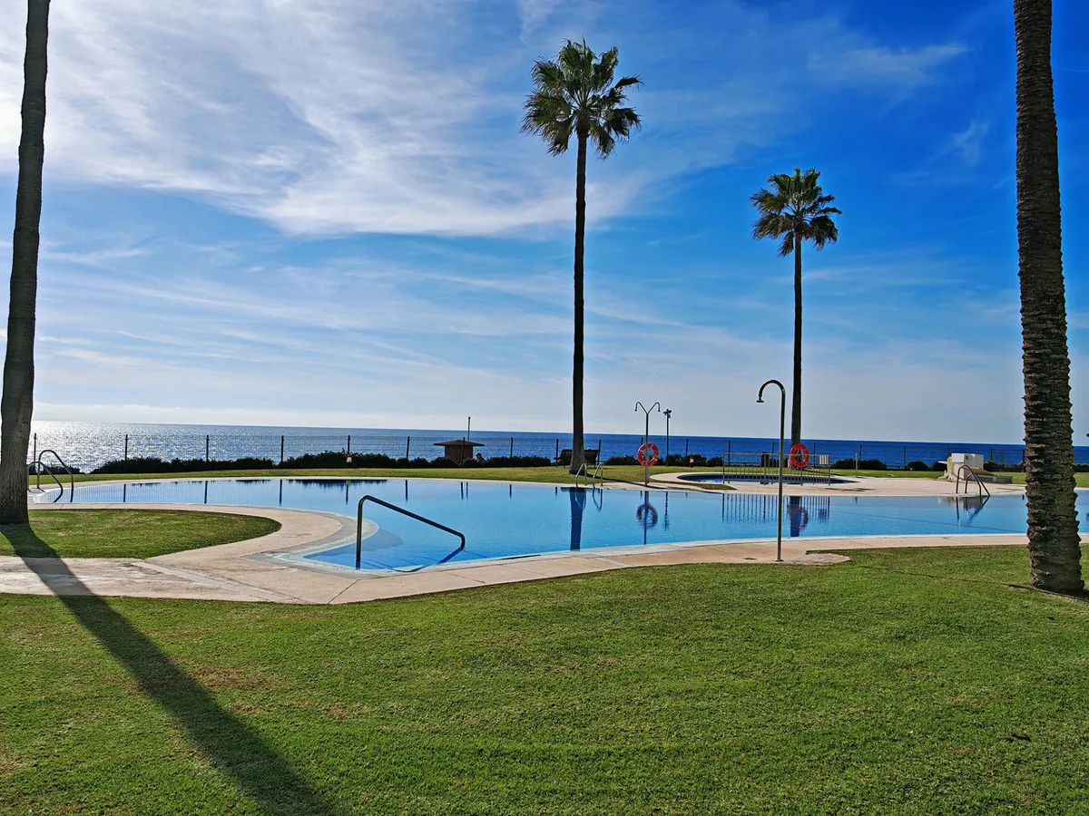 64f8cfcf-fd7a-44e4-bc8b-0468400f2bea