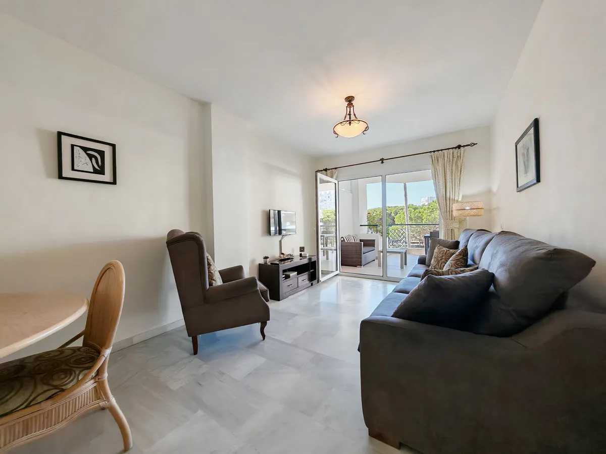 b8fe9262-f8d6-48e7-9f1b-8f18f3535b03