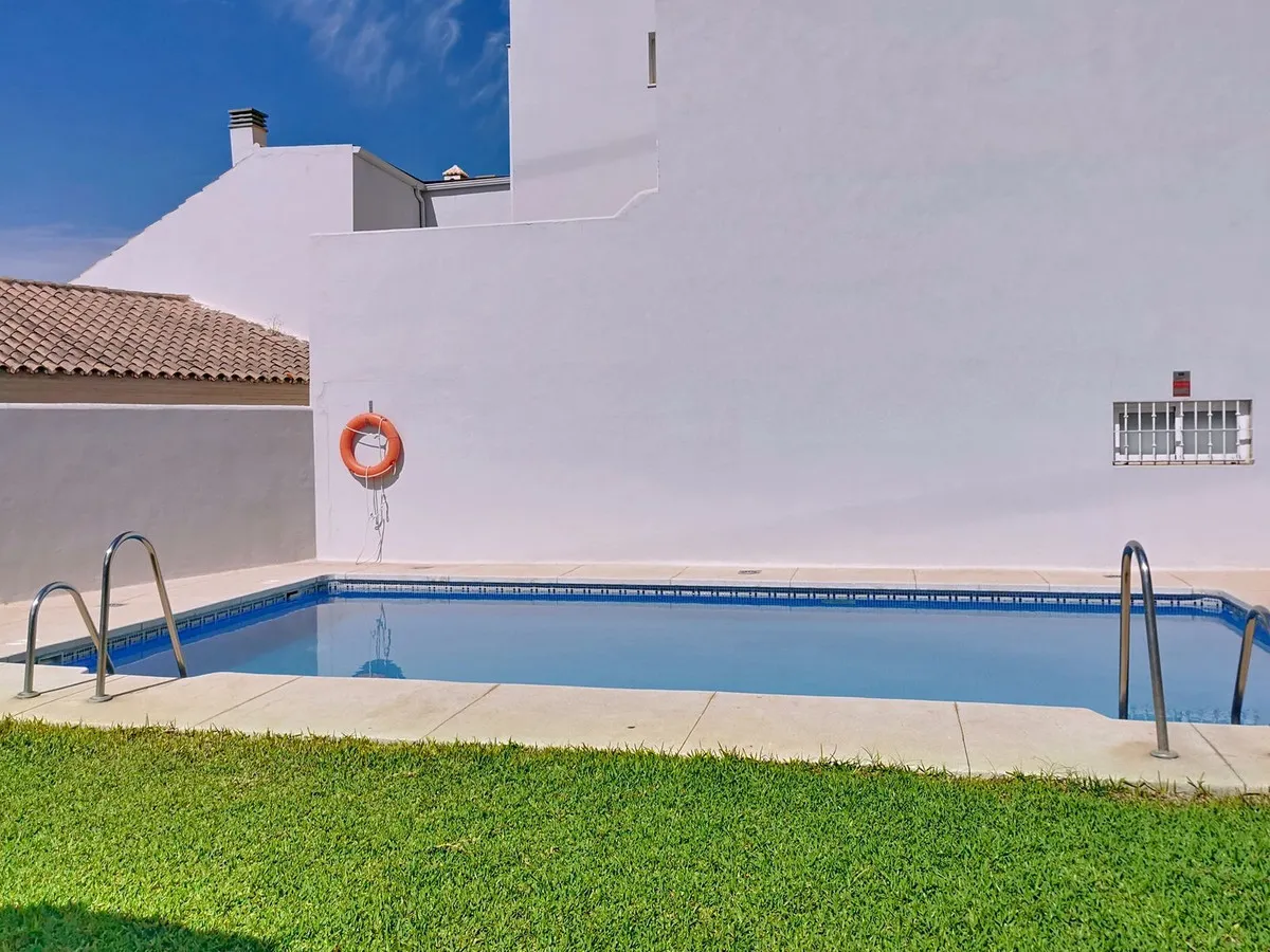 6bdda1e9-8b2a-46a4-a457-e97823236d69