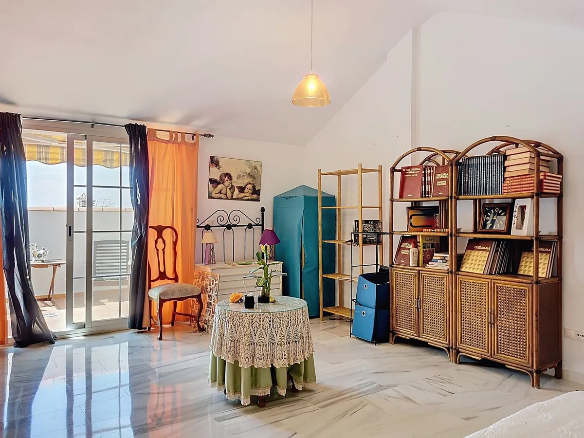 9df6a033-cd3f-4066-bb61-d639806772e9