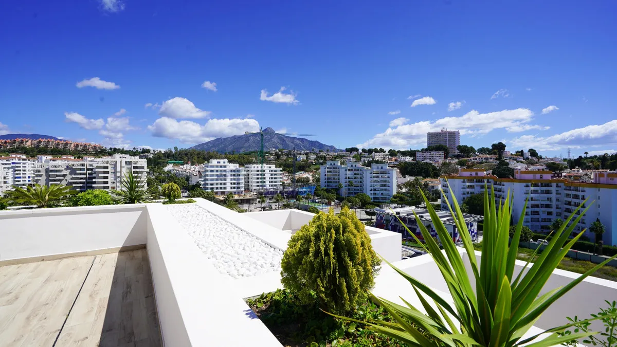 f4322683-0295-4672-941a-e6973535d418