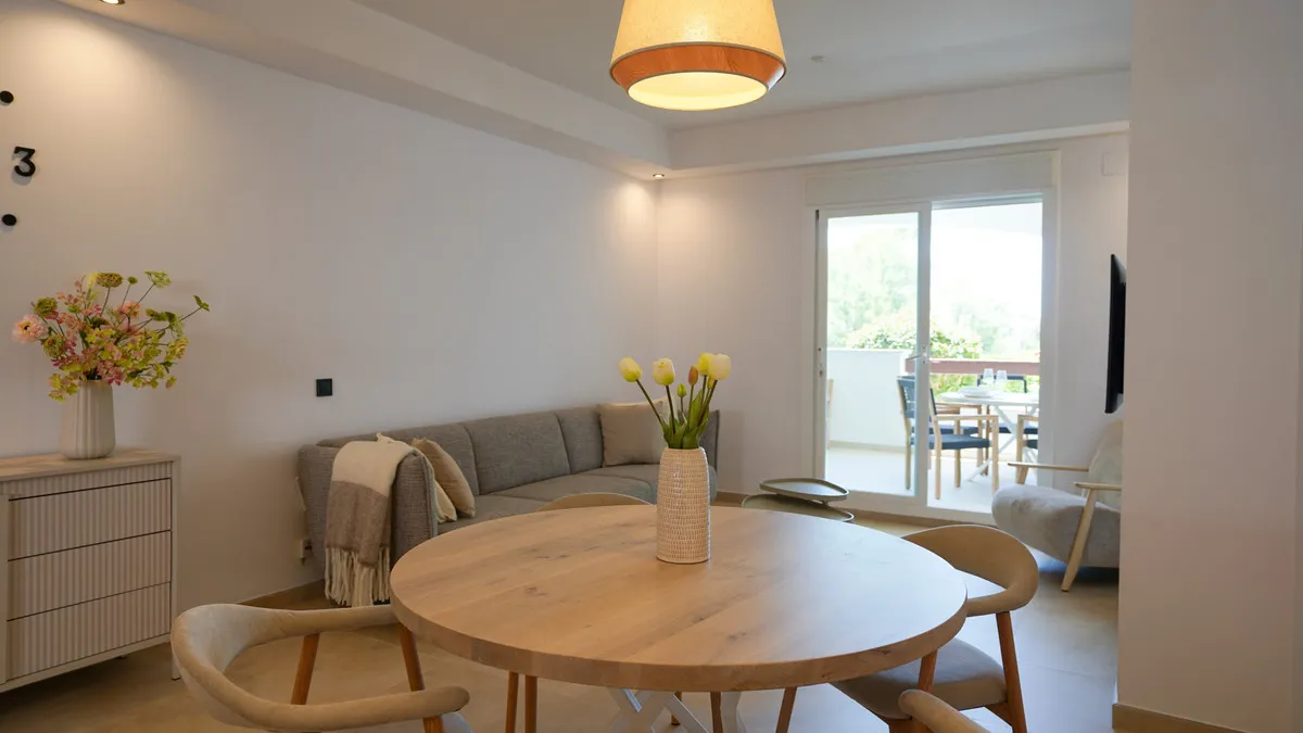 48e7c5a8-3b2a-41ef-acb2-18f5858064b8