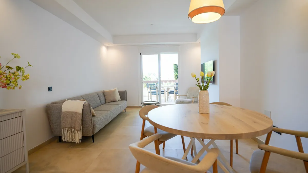 804e01d9-d993-44a2-8b48-886d3a00007f