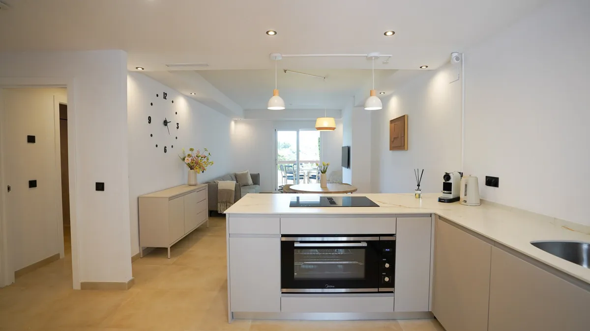 e821c203-0bc3-4081-94c5-415777618655