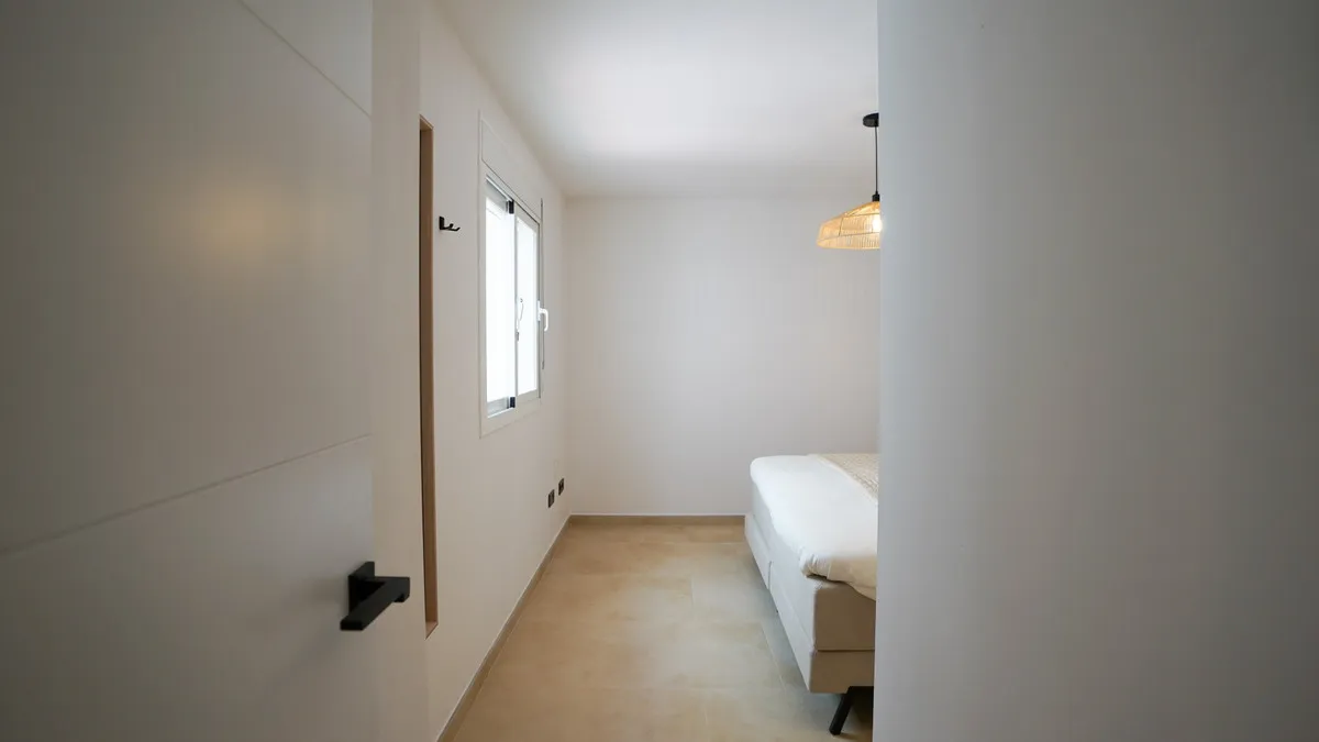 f5746580-0614-44f7-a681-b3b95737056d