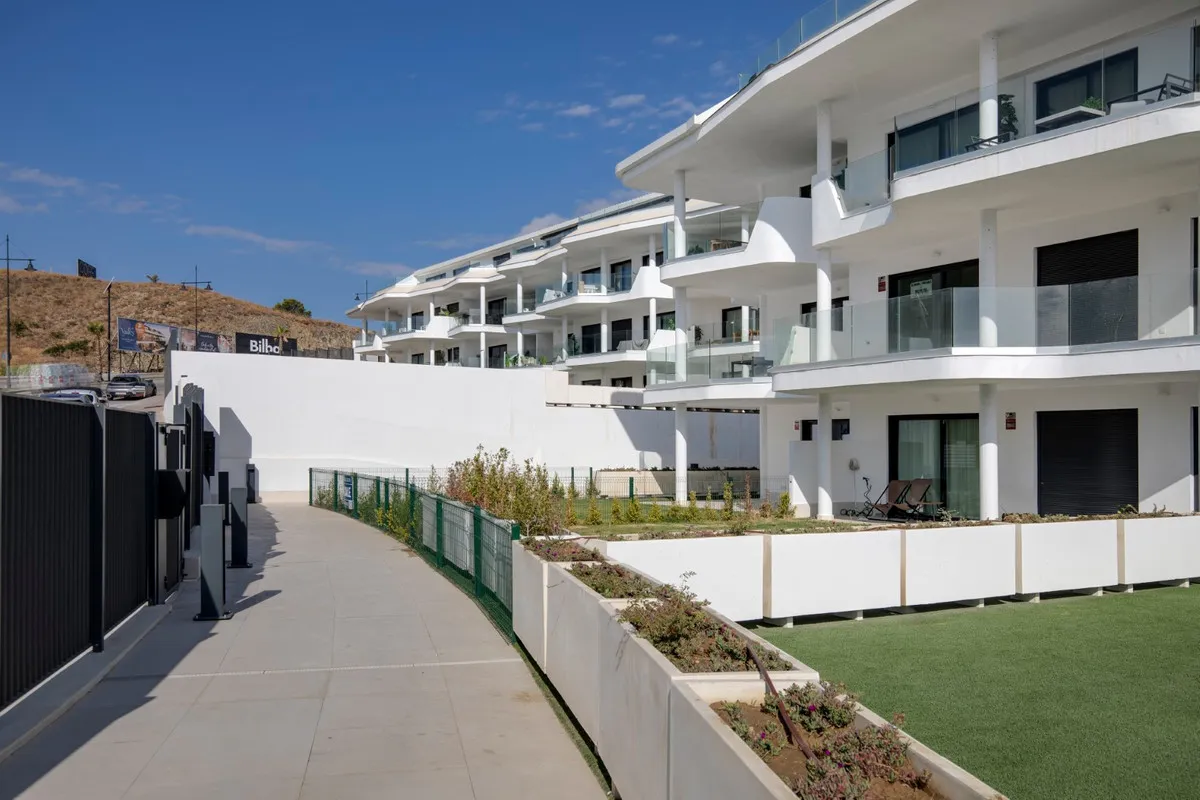 184a177c-8385-46eb-933c-c08ee96bbc5a