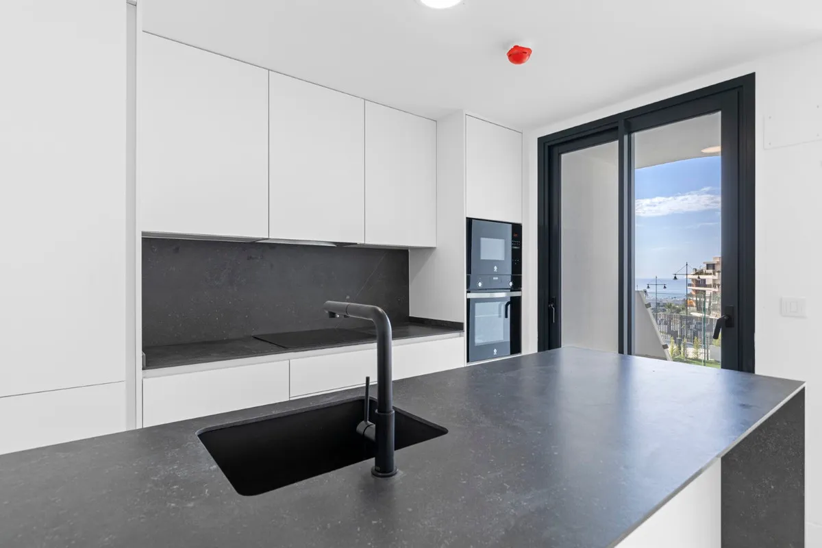 8756c941-bfdd-4f6b-a05f-313429f7307d