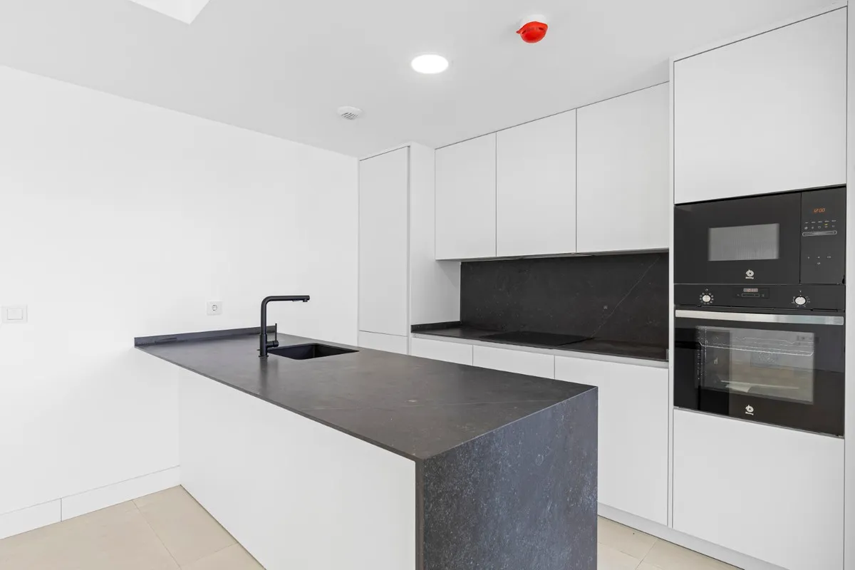 9e20656e-e439-4713-8bf5-99368477be9e