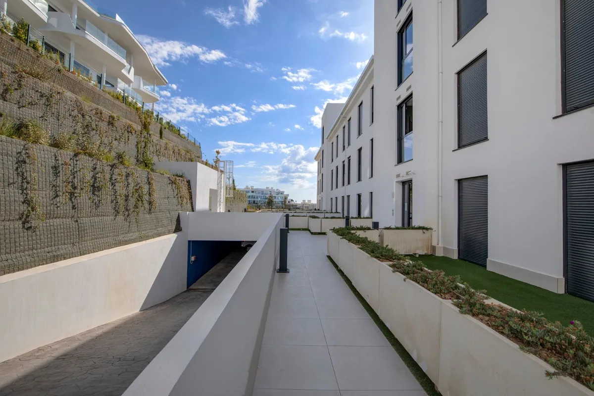 dccc2968-c187-4a17-b86c-524be8f9121b