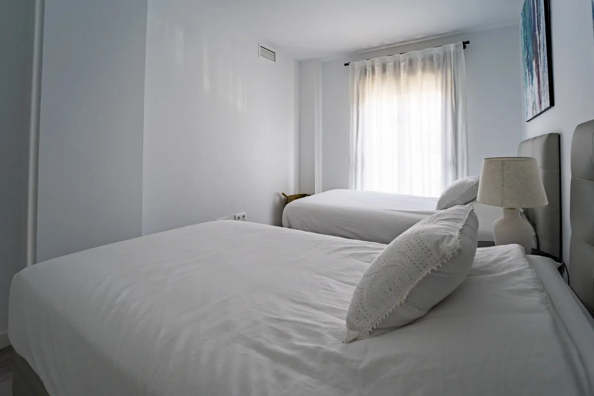 08fe990f-8394-4afe-a8be-b221d8a12cfb