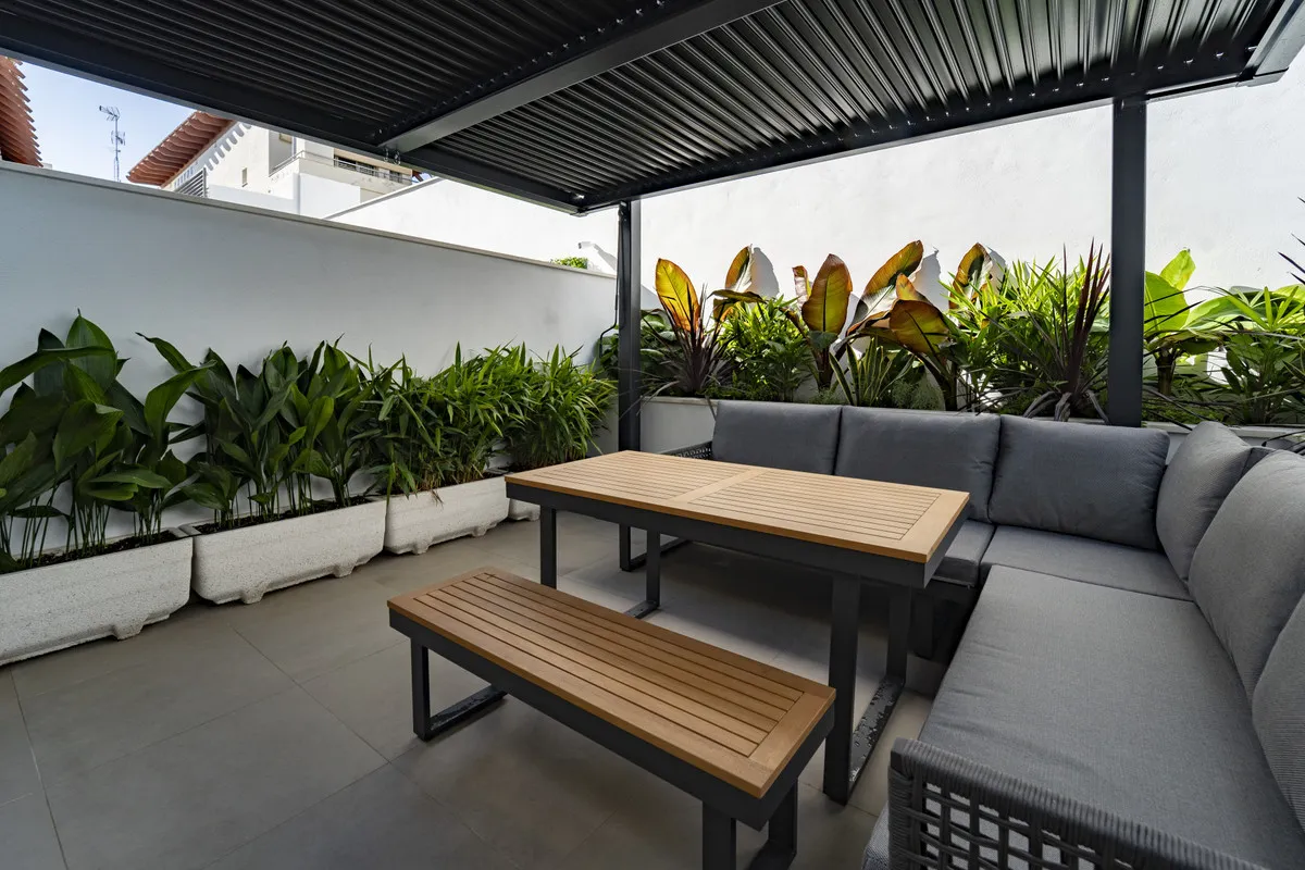 8f69d106-5880-4c15-b5df-29ea45323ab4