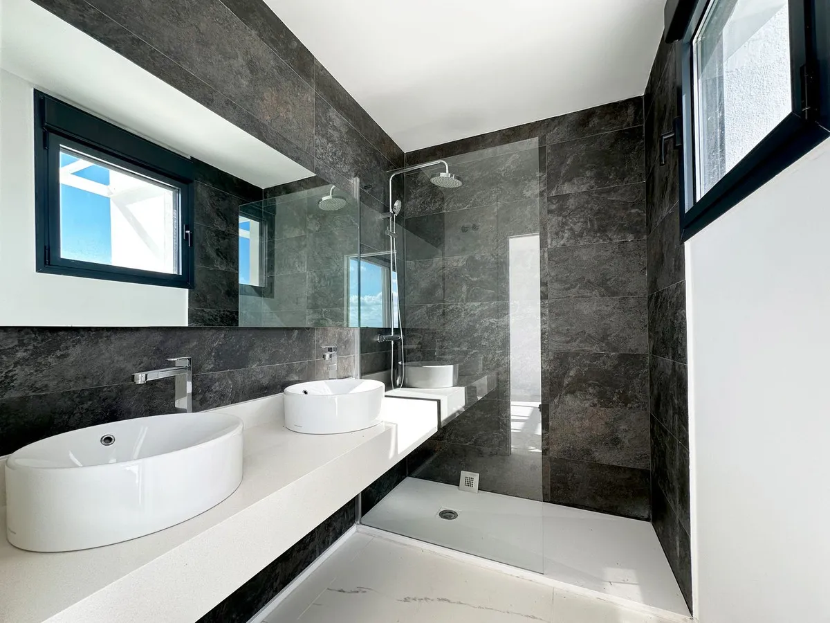 07b94c93-df6c-4a22-9990-68b29111b736