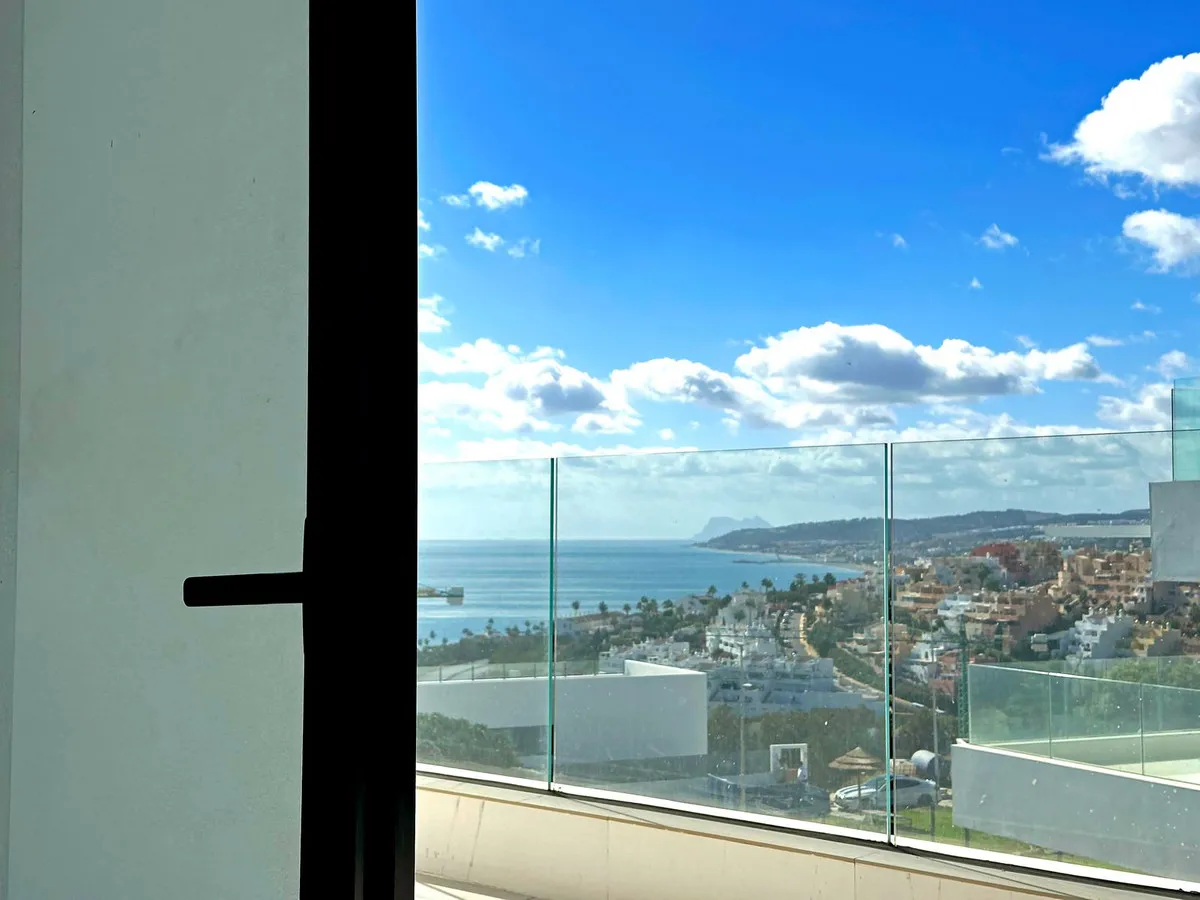 42dfb2f3-ece7-4532-985a-34e6cb8c9567